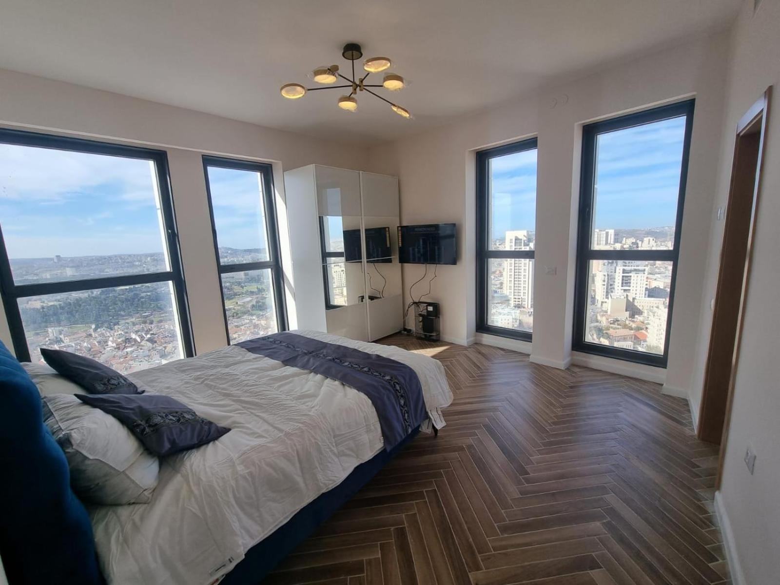 Jtower Royal Suites - Alefimmoed Jerusalem Exterior photo